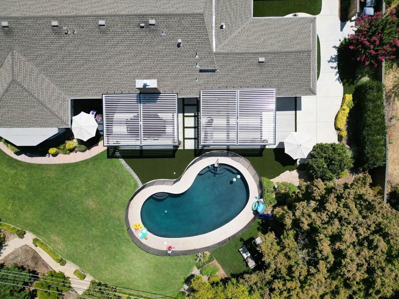 Courtney Residence — gallery photo 3